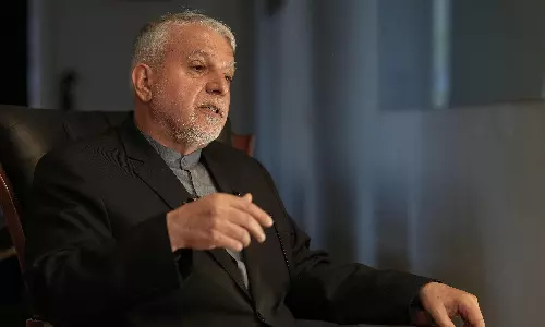 Iran Defiant on Eve of Trumps Ceasefire Deadline