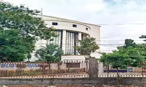 APSRTC Locks Up Its Block in Bus Bhavan APSRTC Locks Up Its Block in Bus Bhavan