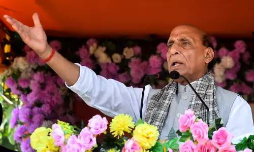Rajnath Warns Pak Def Minister For His Hit-Threat To Kolkata
