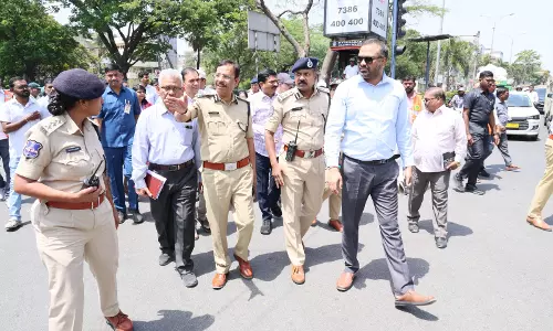 Sajjanar, Kannan Inspect Traffic Flow In Shaikpet- Masab Tank Corridor Sajjanar, Kannan Inspect Traffic Flow In Shaikpet- Masab Tank Corridor