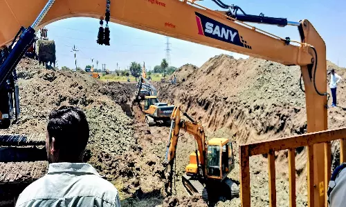 Toddler Trapped in Borewell Taken Out After 23-Hour Operation in MP; Declared Dead at Hospital Toddler Trapped in Borewell Taken Out After 23-Hour Operation in MP; Declared Dead at Hospital