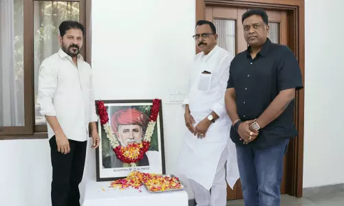 Revanth Reddy, Leaders Pay Tributes to Social Reformer Jyotirao Phule Revanth Reddy, Leaders Pay Tributes to Social Reformer Jyotirao Phule