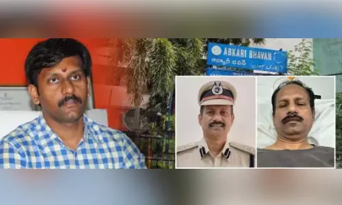 Telangana Employees JAC Demands Sacking of Excise Commissioner For Abusing Deputy Commissioner