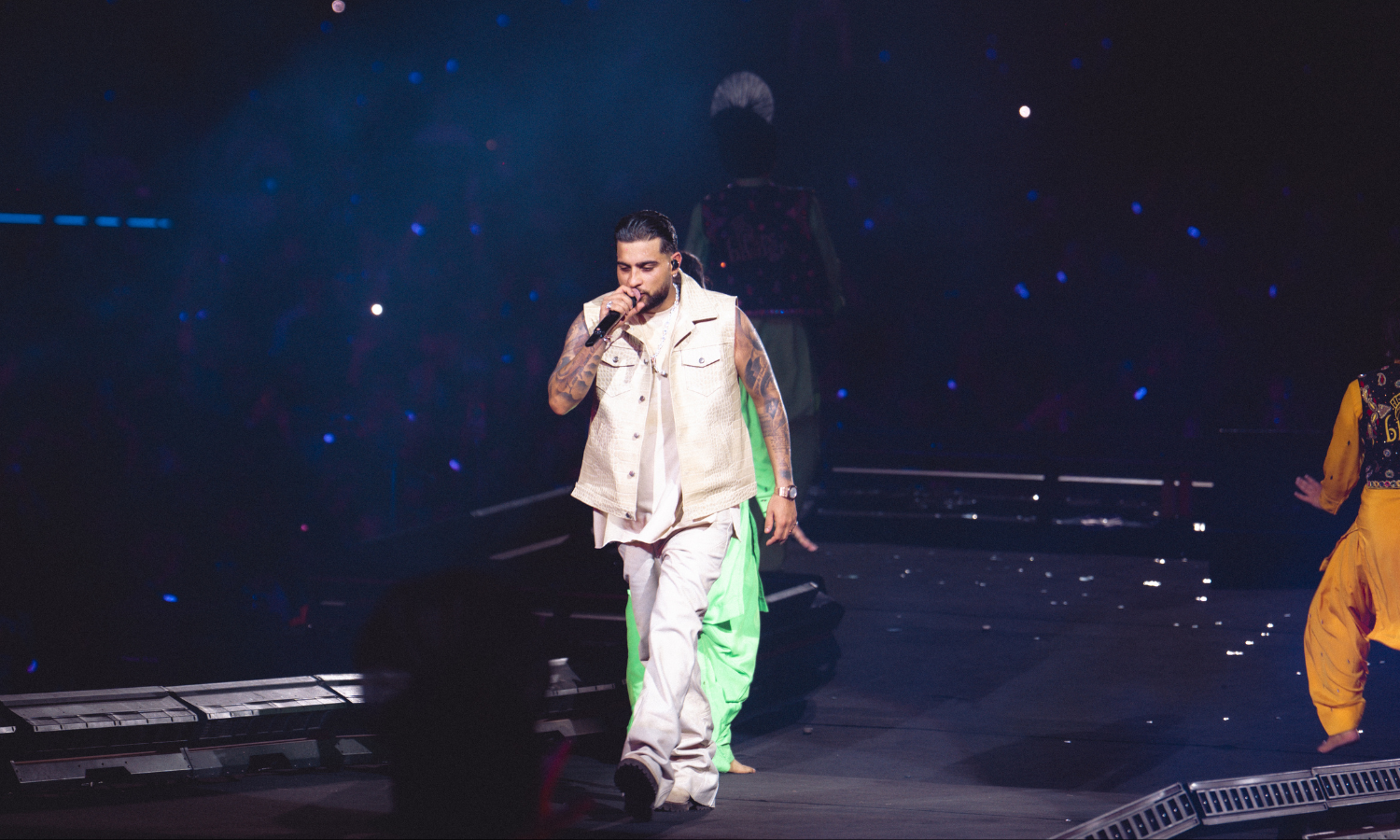 Karan Aujla Honours Asha Bhosle at India Tour Finale Attended by 35,000 Mumbaiites