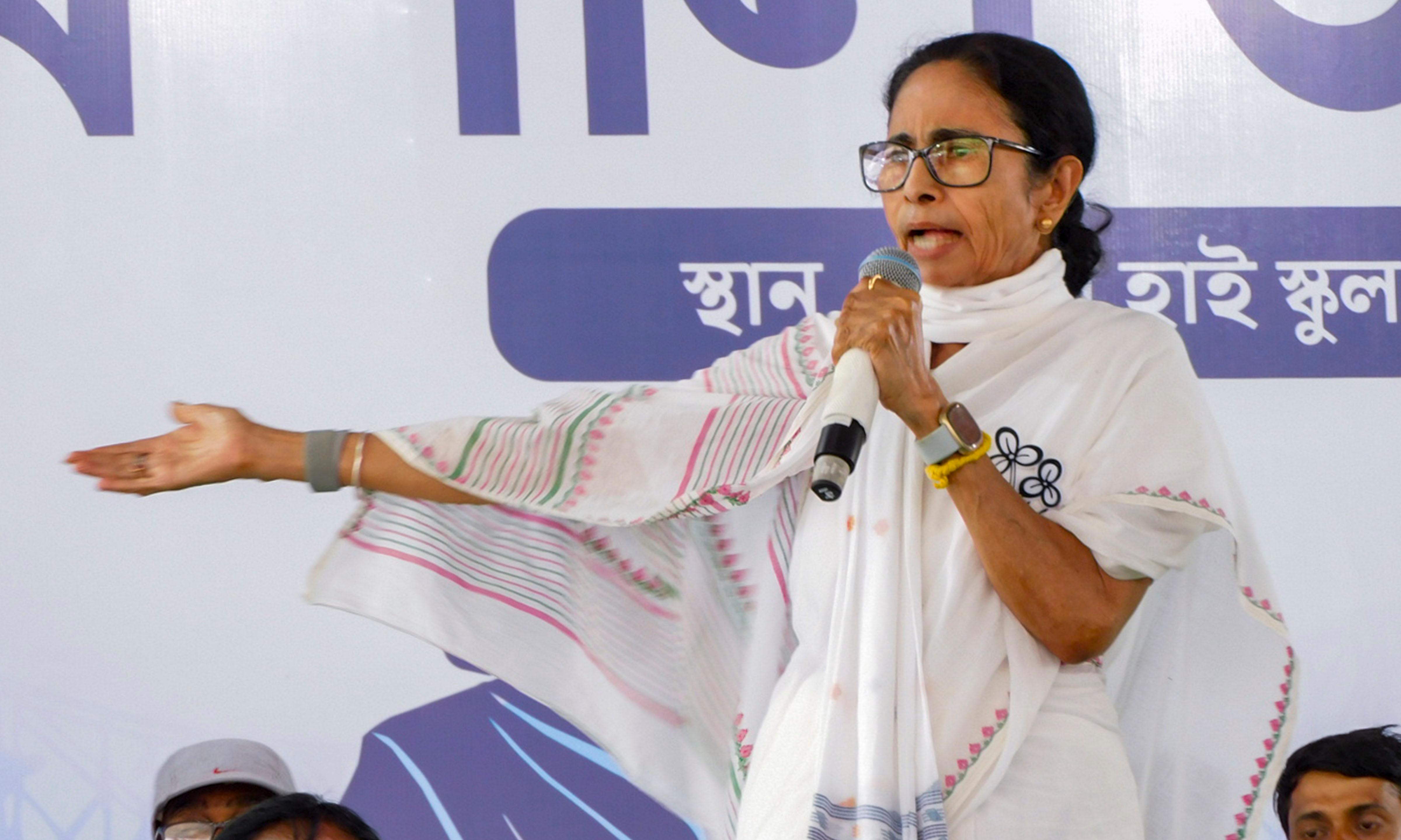 Mamata Says She Is Fighting Alone as 19 States, Centre Unite Against Her