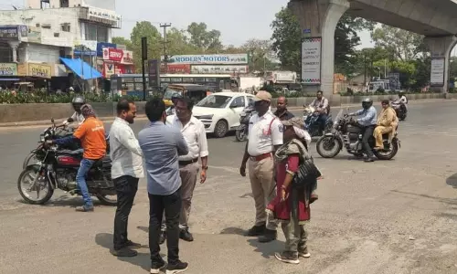 Road Safety Drive Held at Mathru Shree College Road Safety Drive Held at Mathru Shree College