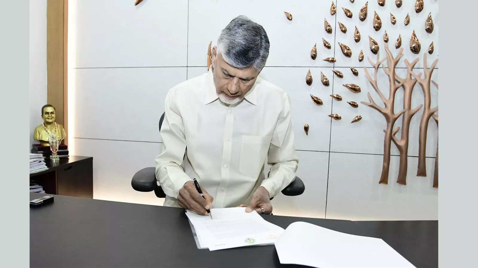 Chandrababu Naidu Bats for Women’s Reservation, Writes to Political Parties Chandrababu Naidu Bats for Women’s Reservation, Writes to Political Parties
