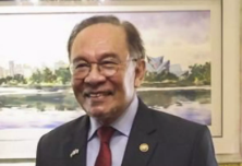 Malaysian PM Anwar Ibrahim Condoles Asha Bhosle's Death