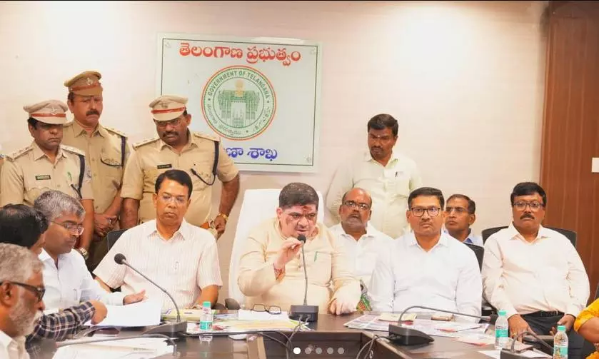 Ponnam Asks RTC Unions To Drop Strike Call Ponnam Asks RTC Unions To Drop Strike Call