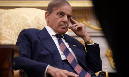 Pak PM Heads to Saudi, Qatar, Turkey With Efforts on for US-Iran Talks Pak PM Heads to Saudi, Qatar, Turkey With Efforts on for US-Iran Talks