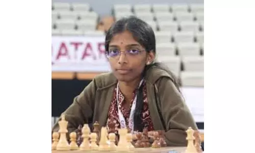 DC Edit | Tri-colour On World Top Chess Tables