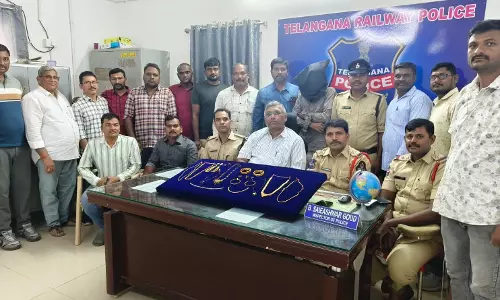 Man Held at Secunderabad Station for Stealing Passenger’s Gold, Cash Man Held at Secunderabad Station for Stealing Passenger’s Gold, Cash