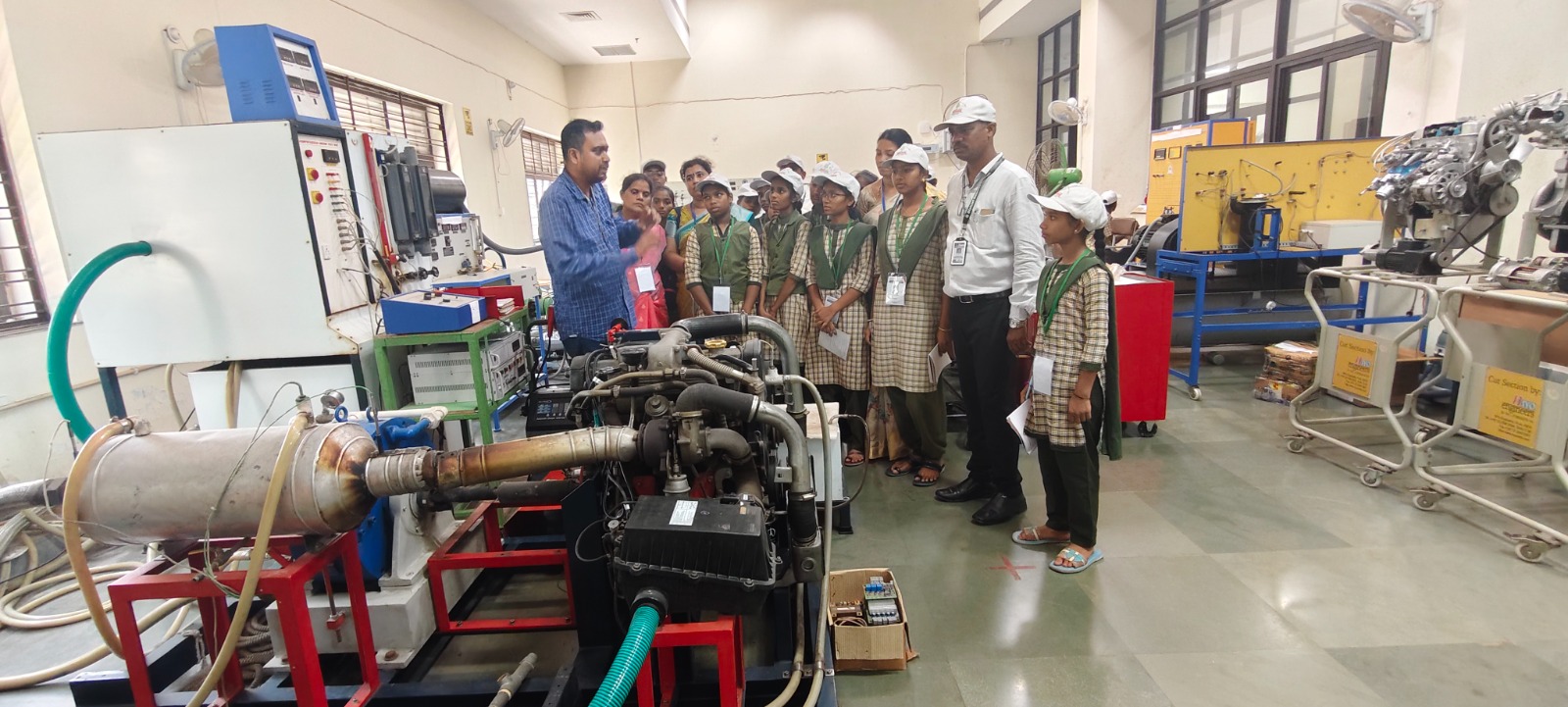 PM District Students Go on Scientific Tour of Odisha, Return With Confidence