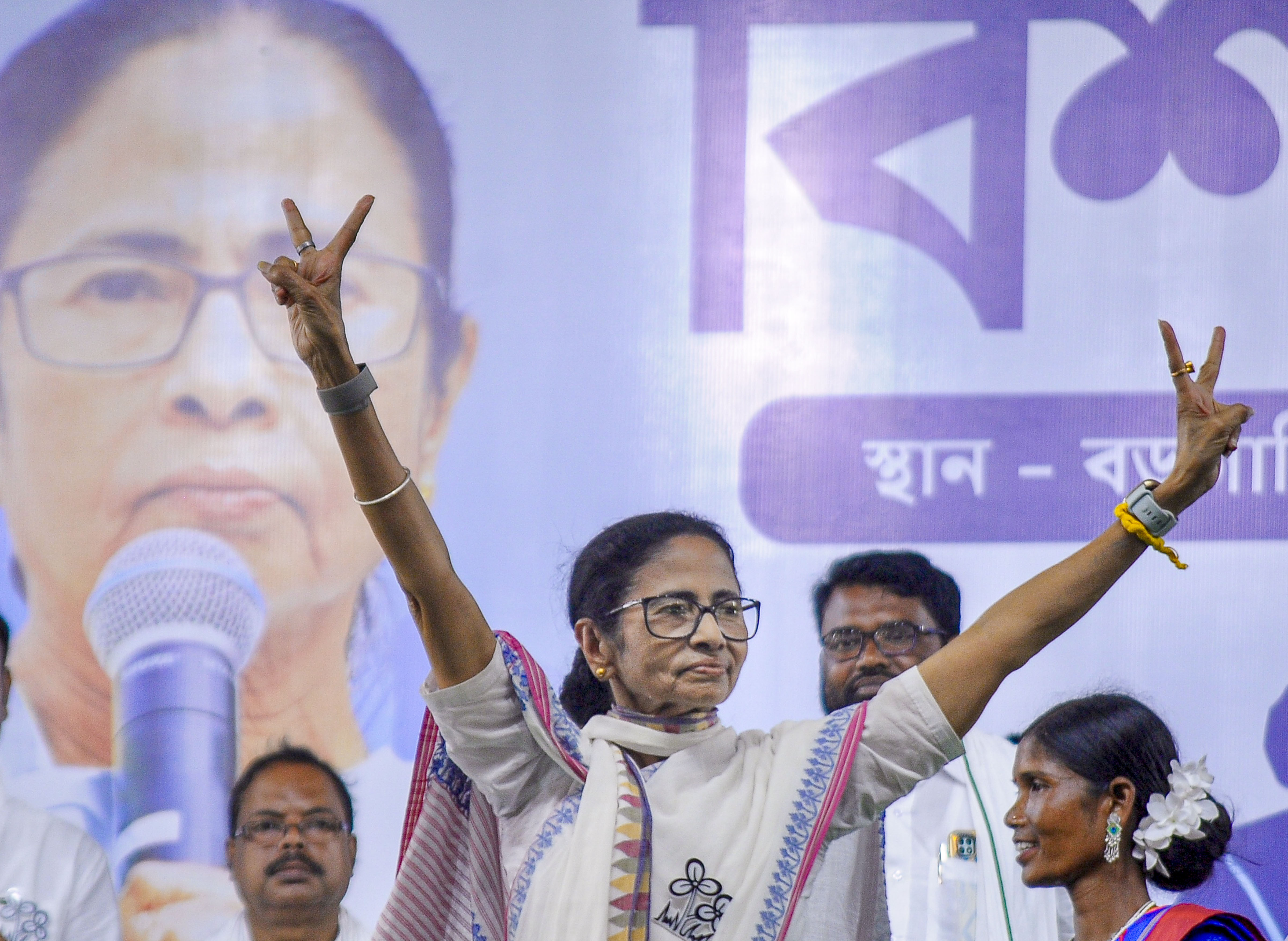 PM Misusing Govt Machinery for Political Campaigns: Mamata