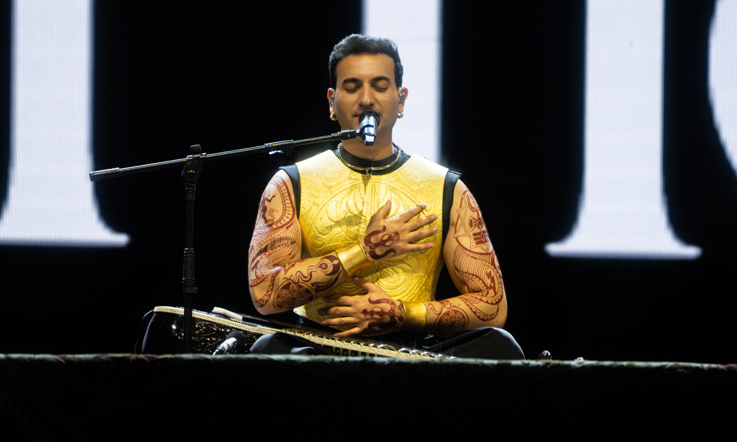 Rishab Rikhiram Sharma Ends Tour With ‘Dhurandhar’ Medley, Skips Fireworks; Rekha Gupta Attends