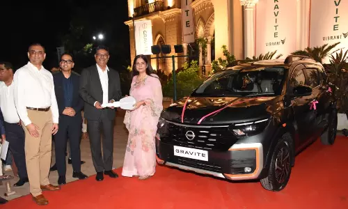 Vibrant Nissan Achieves Landmark Delivery of 100 Nissan GRAVITE Units in Hyderabad
