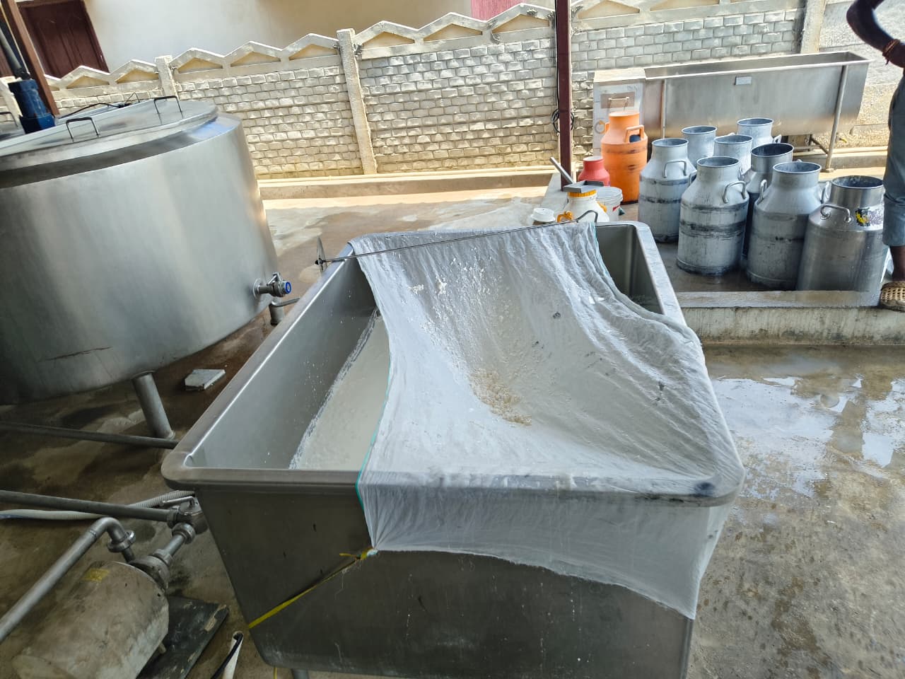 Milk and ghee worth Rs.7.78 lakh seized in Telangana