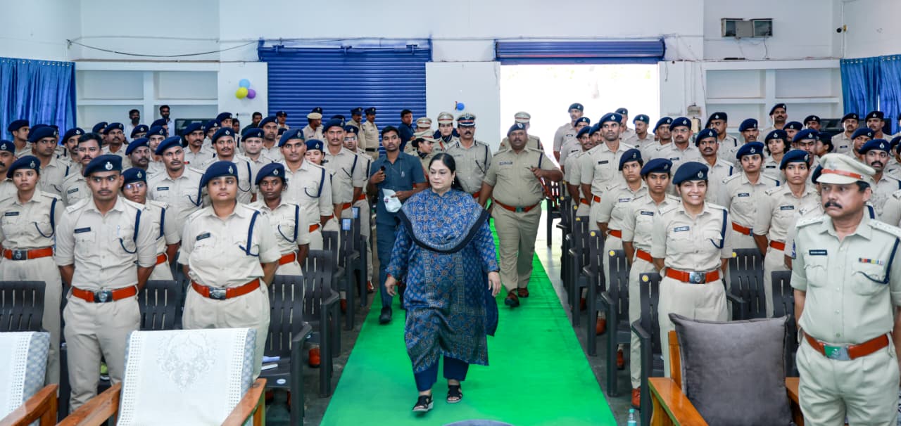 Trainee IPS officers, DSPs Visit Cherlapalli Central Prison