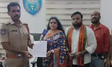 Karate Kalyani Lodges Complaint against Actor Prakash Raj Karate Kalyani Lodges Complaint against Actor Prakash Raj
