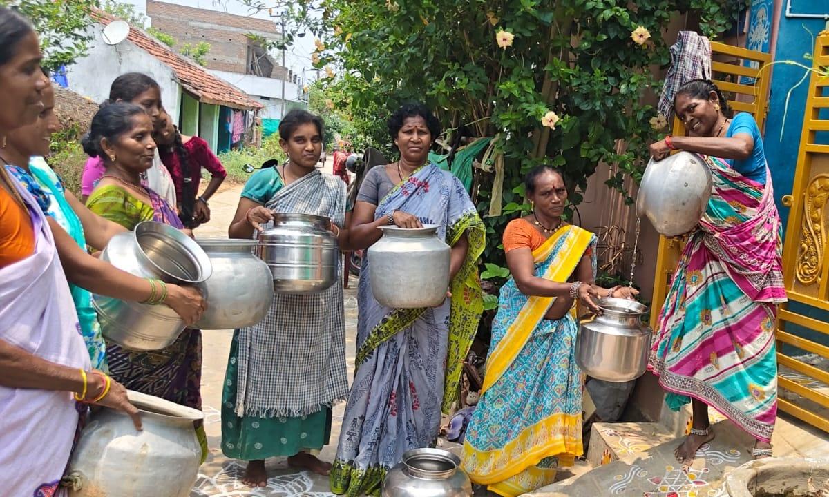 Women In Anakapalli District Beg For Water Post JJM’s Failure