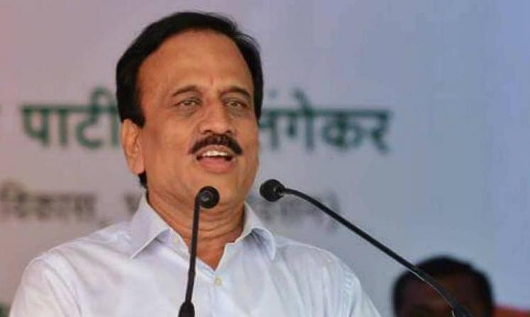 Woman Confronts BJP Minister For Causing Traffic Jam