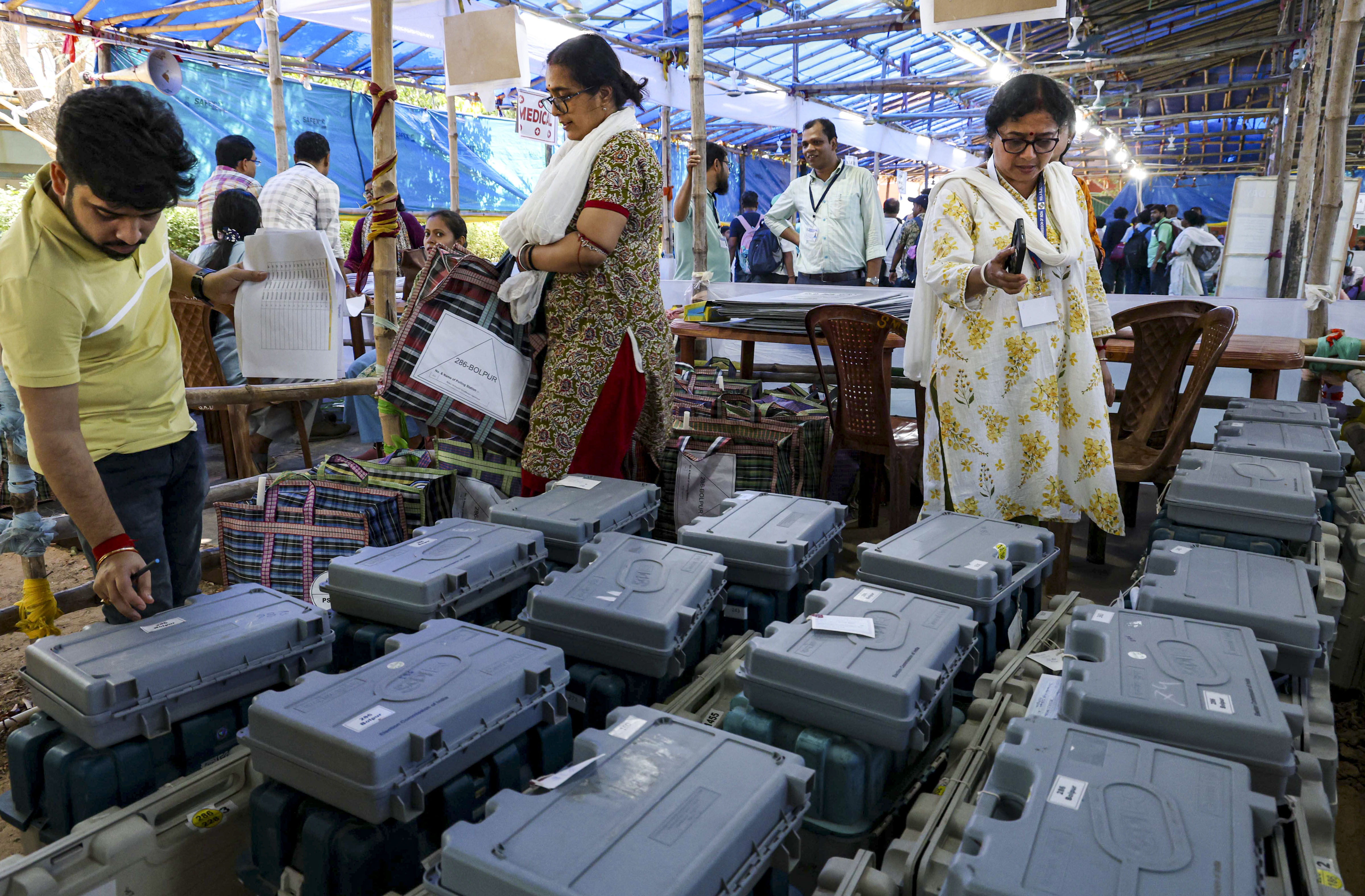 LIVE: West Bengal 2026 Polls: Phase 1 Voting in 152 Seats Begins