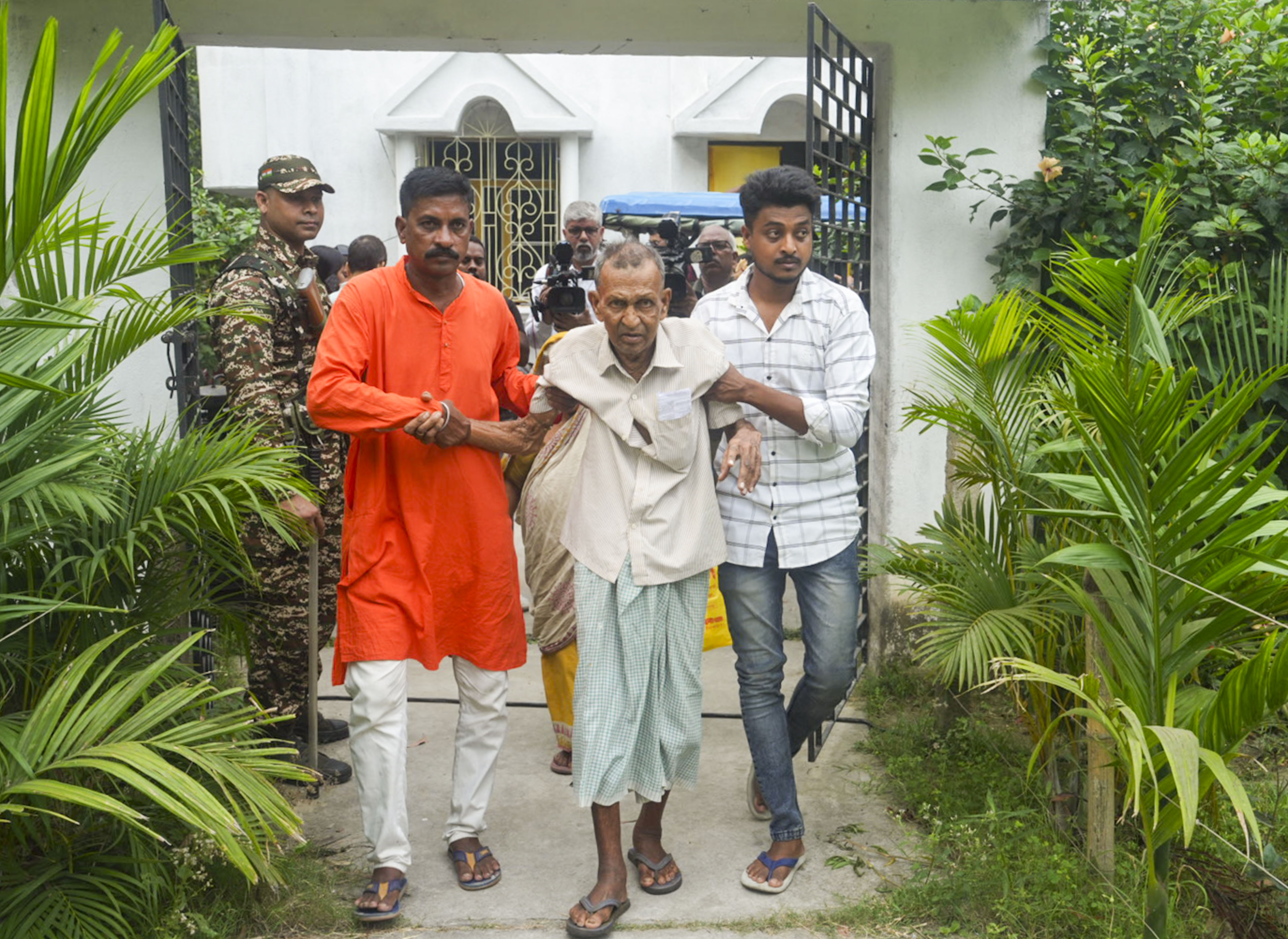 LIVE: West Bengal Records 18.7% Polling till 9 am