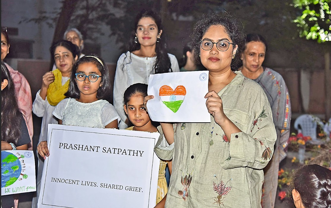 Hyderabad Remembers Pahalgam Victims in Candlelight Vigil