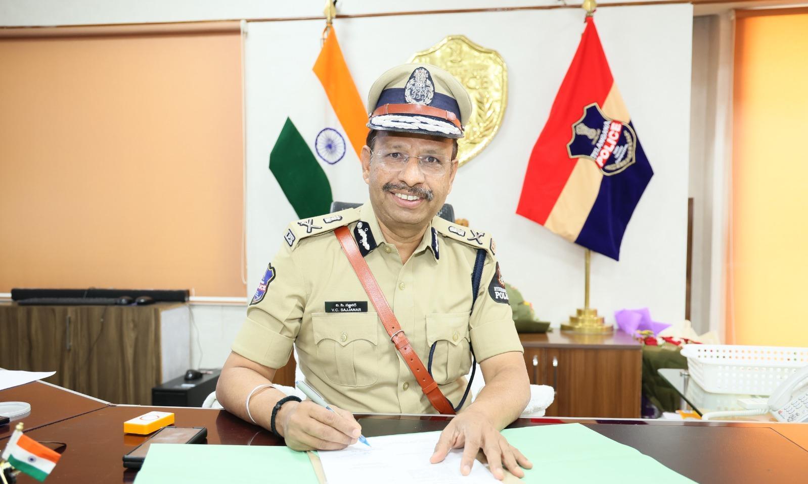 Promoted IPS Officers Call on DGP, Sajjanar Takes Charge