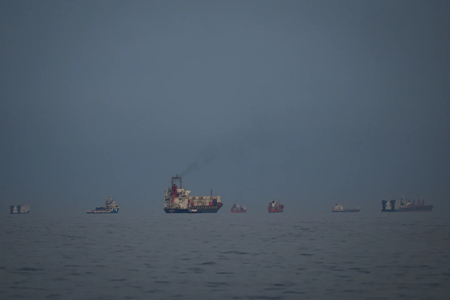 Iran's Central Bank Confirms Strait of Hormuz Toll Revenue Deposited in Cash