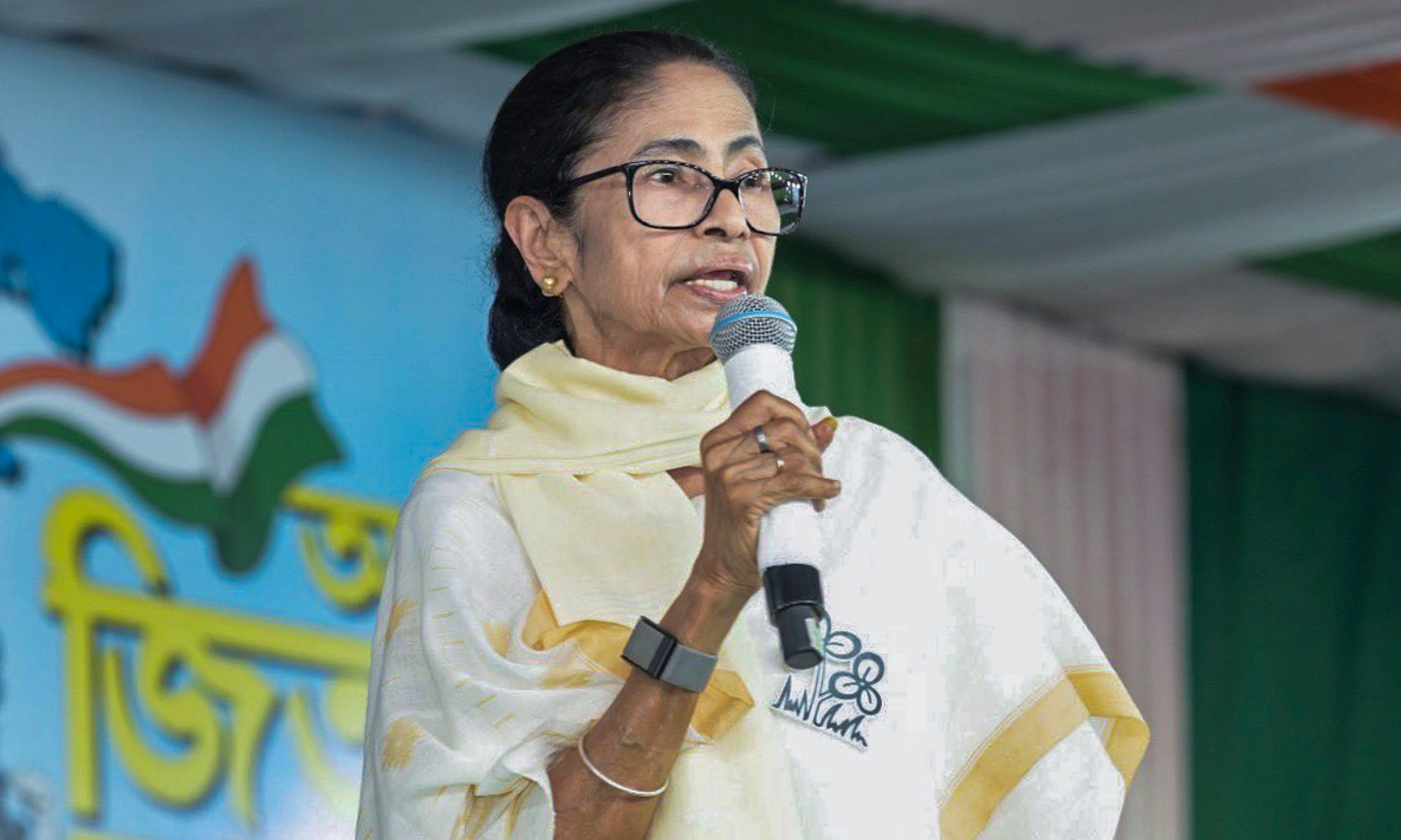 Didi Slams Modi for Attacking JU, Warns BJP