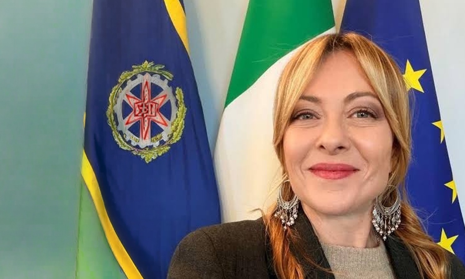 Giorgia Meloni's Desi Jhumka Selfie Goes Viral, Wins Hearts Online