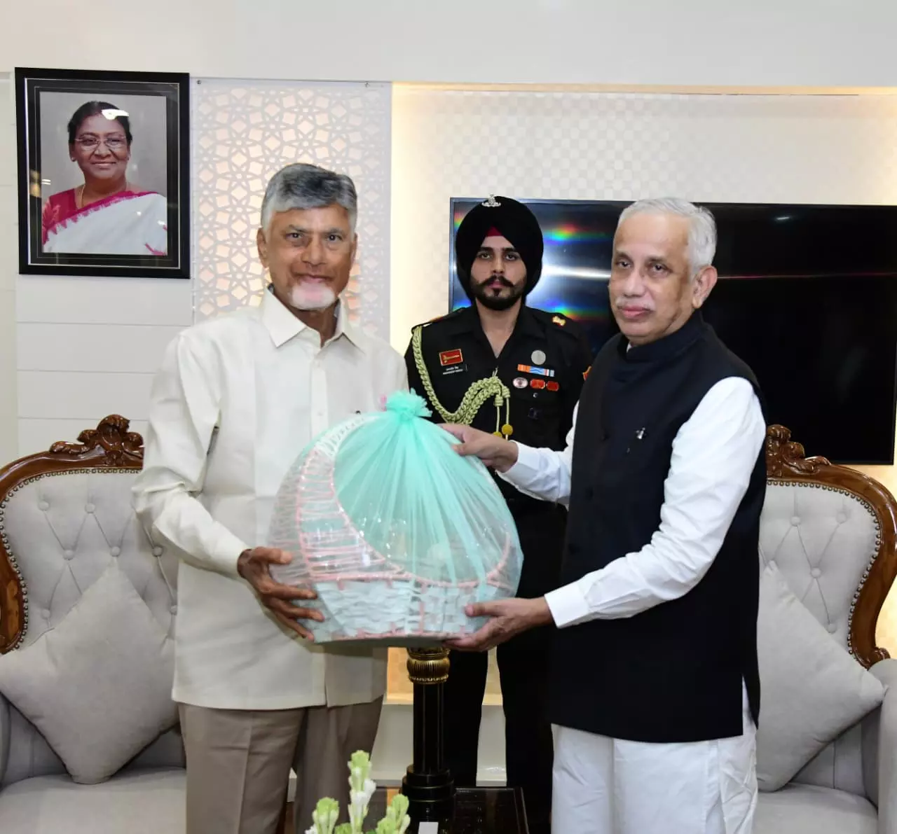 Naidu Meets Guv After Recovery from Minor Illness Naidu Meets Guv After Recovery from Minor Illness
