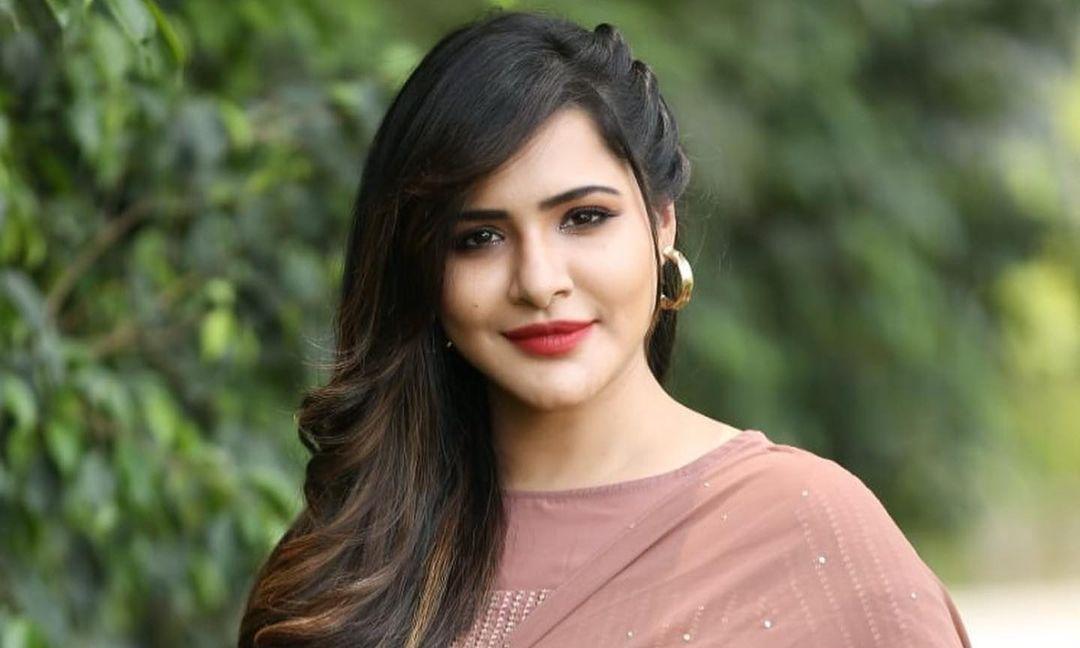 Ashu Reddy Warns Legal Action Amid ₹9 Crore Cheating Allegations