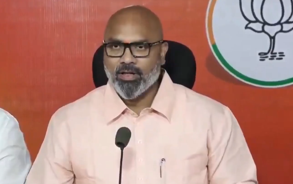 BJP Telangana in Turmoil as Arvind Bucks Party Line on Surya's Bifurcation Remarks