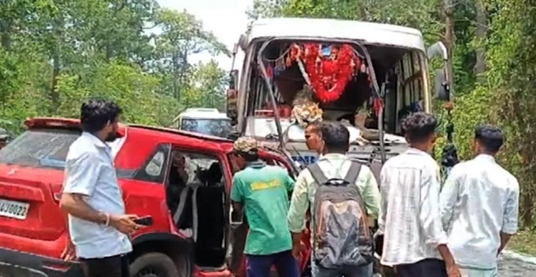 Three Killed in Head-on Car–Bus Collision on NH-53 in Odisha’s Mayurbhanj
