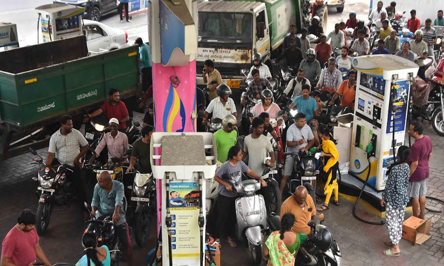 Queues Persist, ‘No Stock’ Boards At Tirupati Fuel Outlets