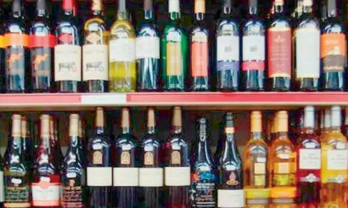 Liquor Shops in Some Districts Closed Liquor Shops in Some Districts Closed