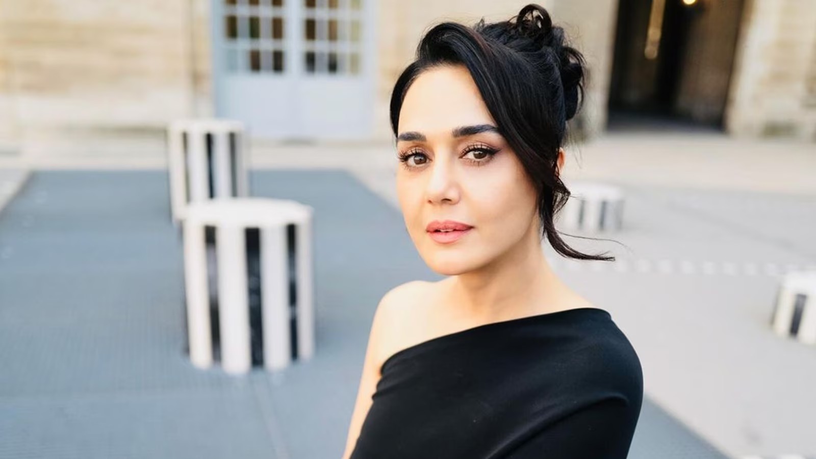 Preity Zinta Slams Intrusive Paparazzi Culture