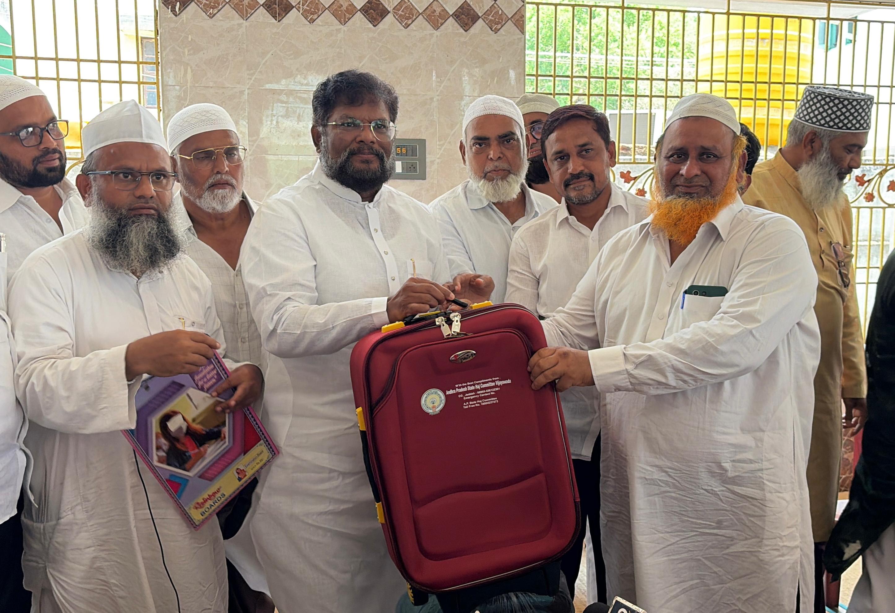 160 Pilgrims From Nellore To Depart for Haj