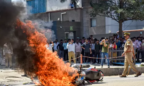Rights Body Seeks Release of Those Arrested for Noida Workers Protest Rights Body Seeks Release of Those Arrested for Noida Workers Protest