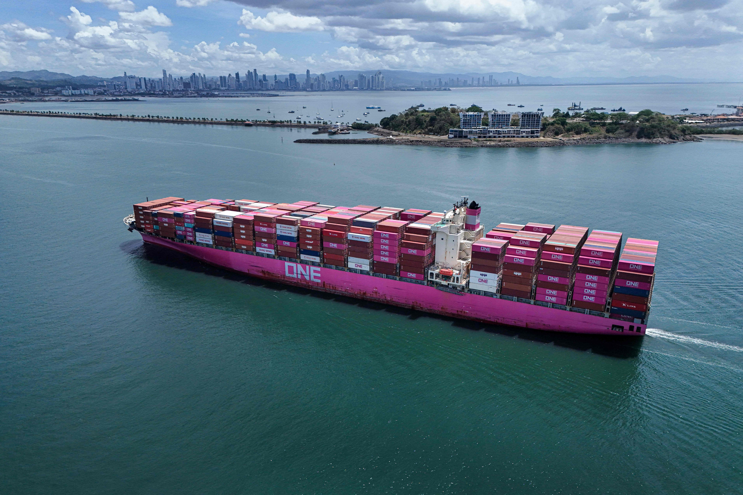 Panama Canal Sees Spike in Vessel Traffic Due to West Asia War