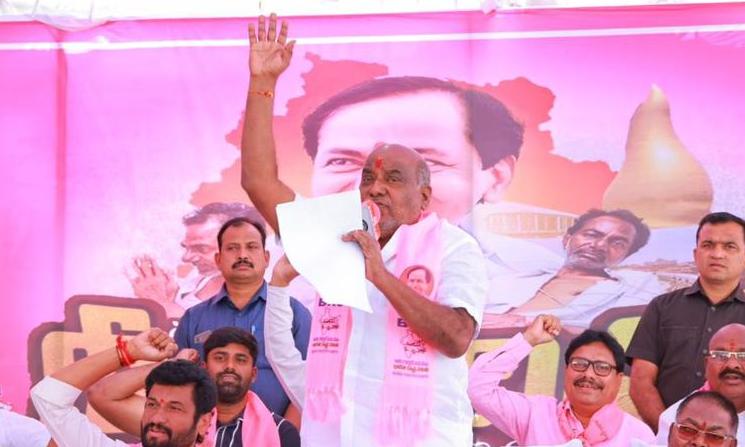 Ex-minister Ramanna Questions MP, MLA Over Adilabad CCI Future