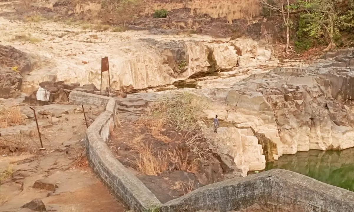 Kuntala, Pochera Waterfalls Run Dry Amid Heatwave Kuntala, Pochera Waterfalls Run Dry Amid Heatwave