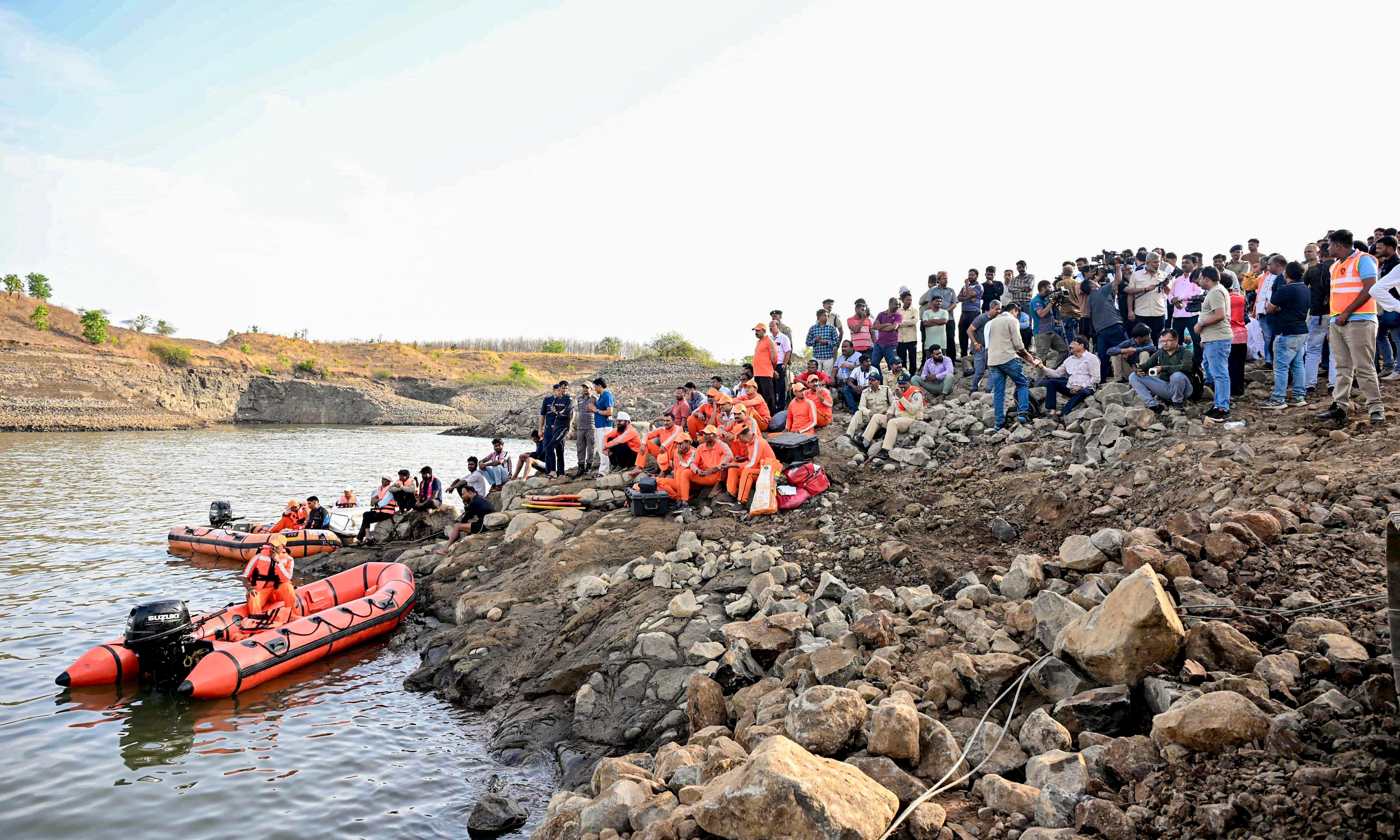 Jabalpur Mishap: Woman Found Clutching Child in Sunken Boat