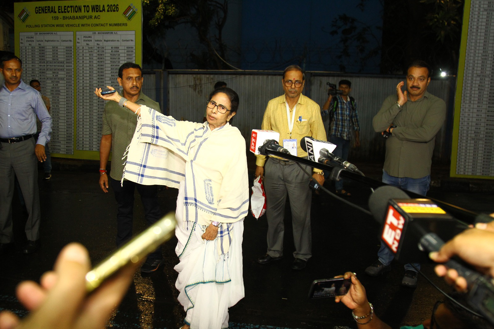 Shobhaa De | Battle Of 2 Drama Queens: Who Will Emerge On Top?
