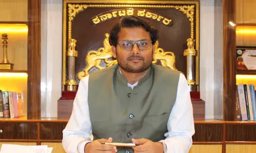 Raichur ZP CEO Leads By Example, Chooses Govt Hospital For Wifes Delivery Raichur ZP CEO Leads By Example, Chooses Govt Hospital For Wifes Delivery