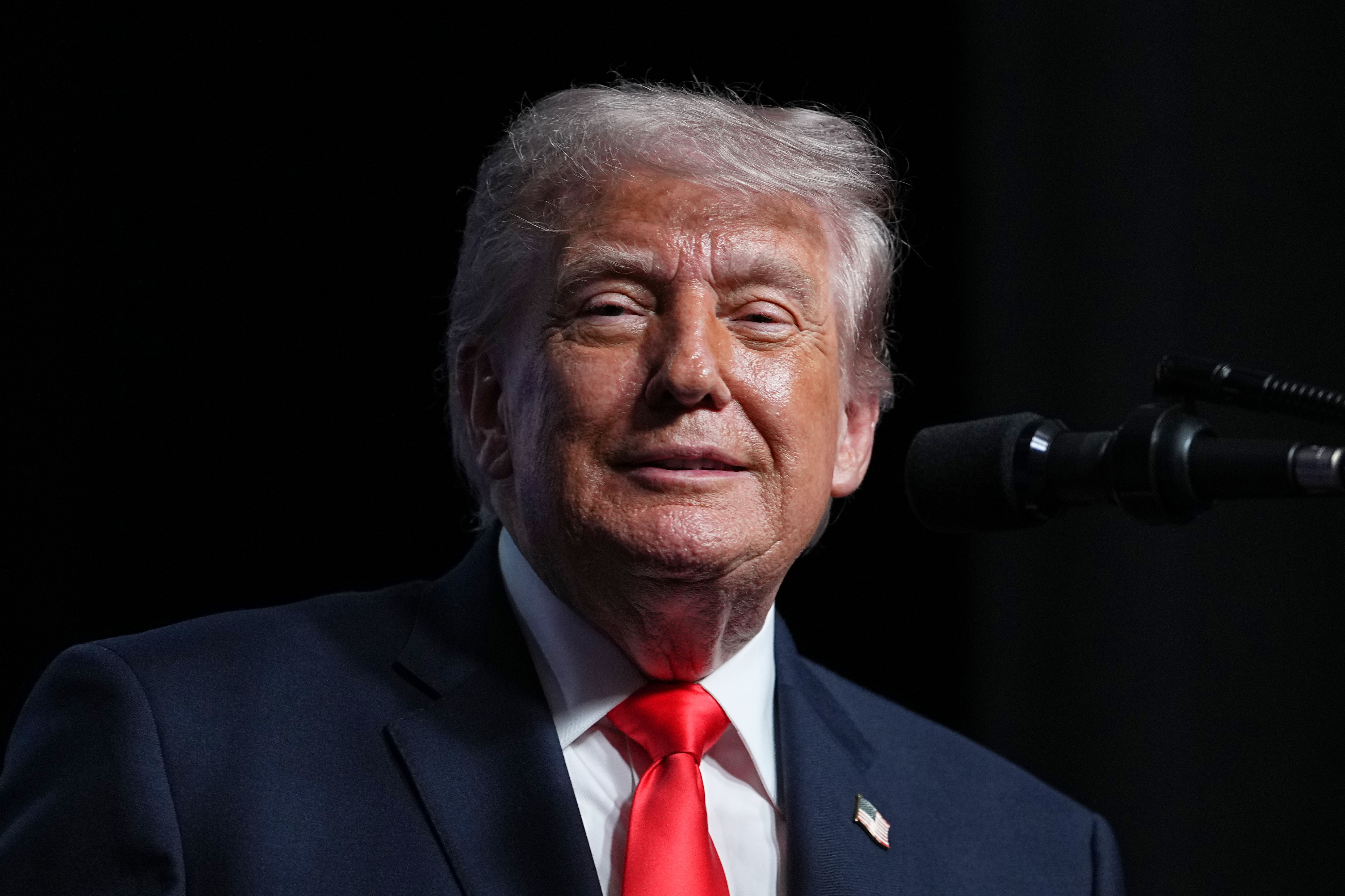 Trump Says He'll Place 25% Tariff on Autos from EU