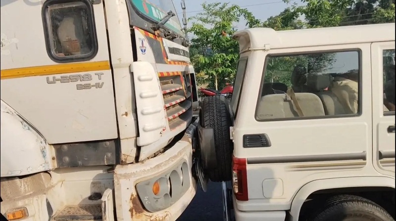 Sand-Laden Truck Rams Officer’s Vehicle During Anti-Mining Chase in Odisha