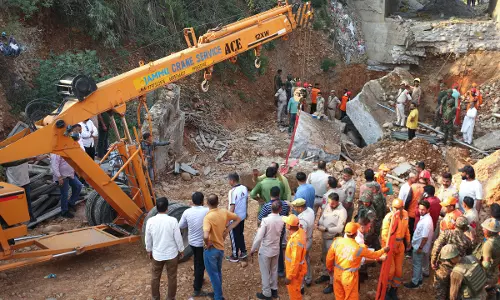 Bridge Collapse In Jammu: 3 dead, 1 Injured; Probe Ordered Bridge Collapse In Jammu: 3 dead, 1 Injured; Probe Ordered